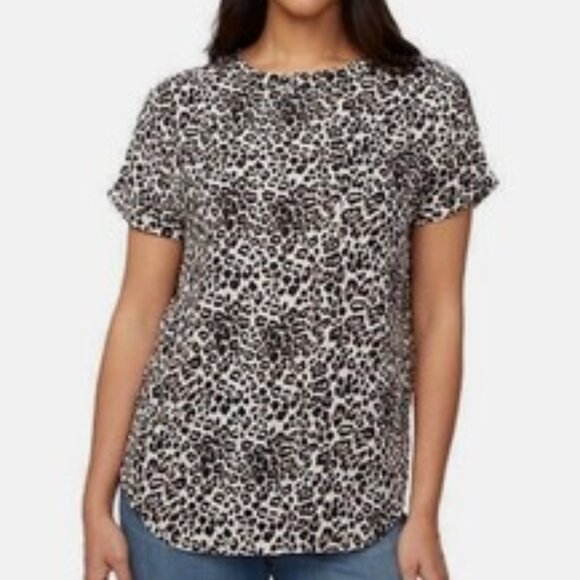 Buffalo David Bitton Tops - Buffalo David Bitton Womens Blouse with back keyhole Detal NWT